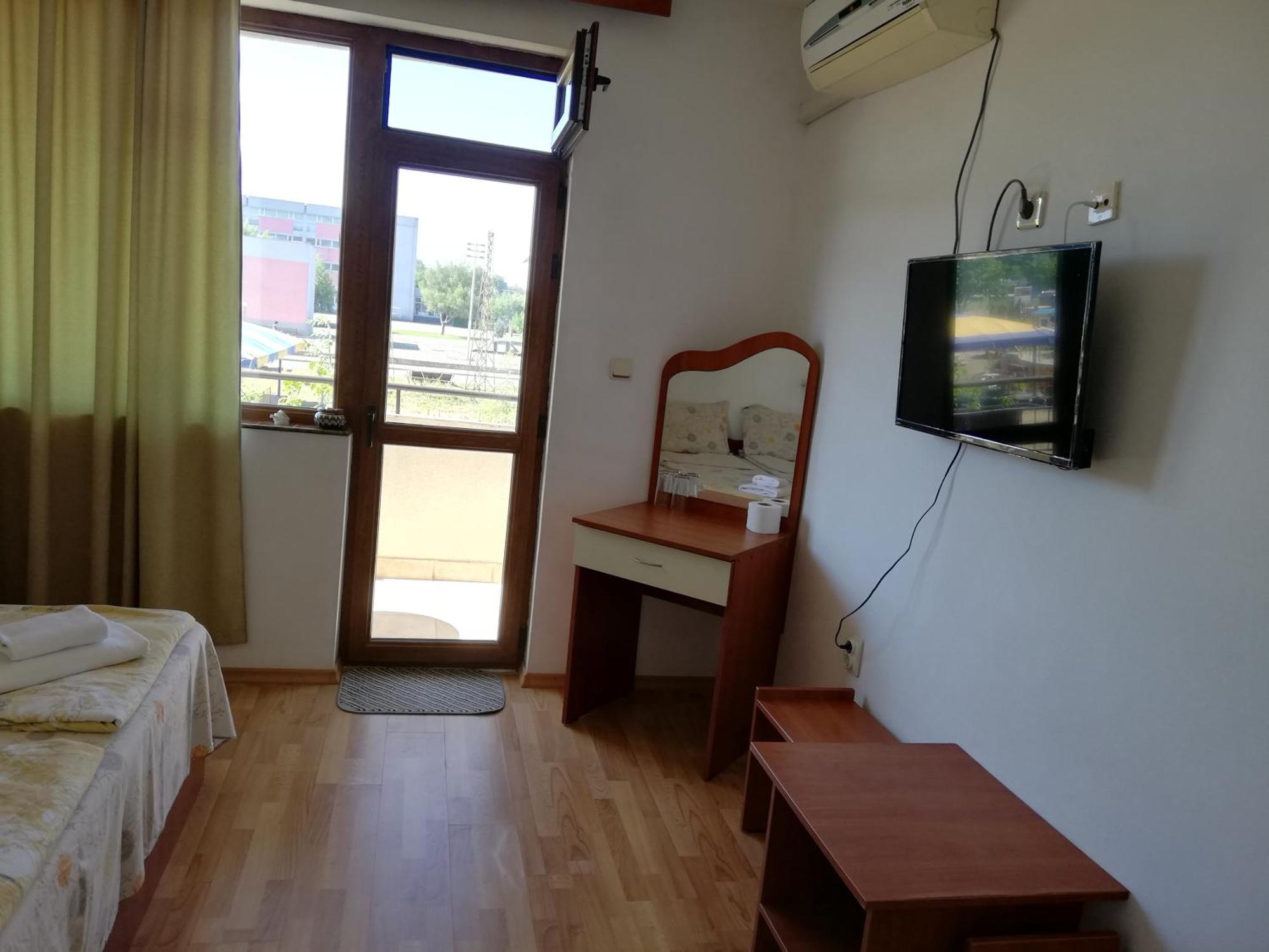 Hotel Strinava Приморско Экстерьер фото