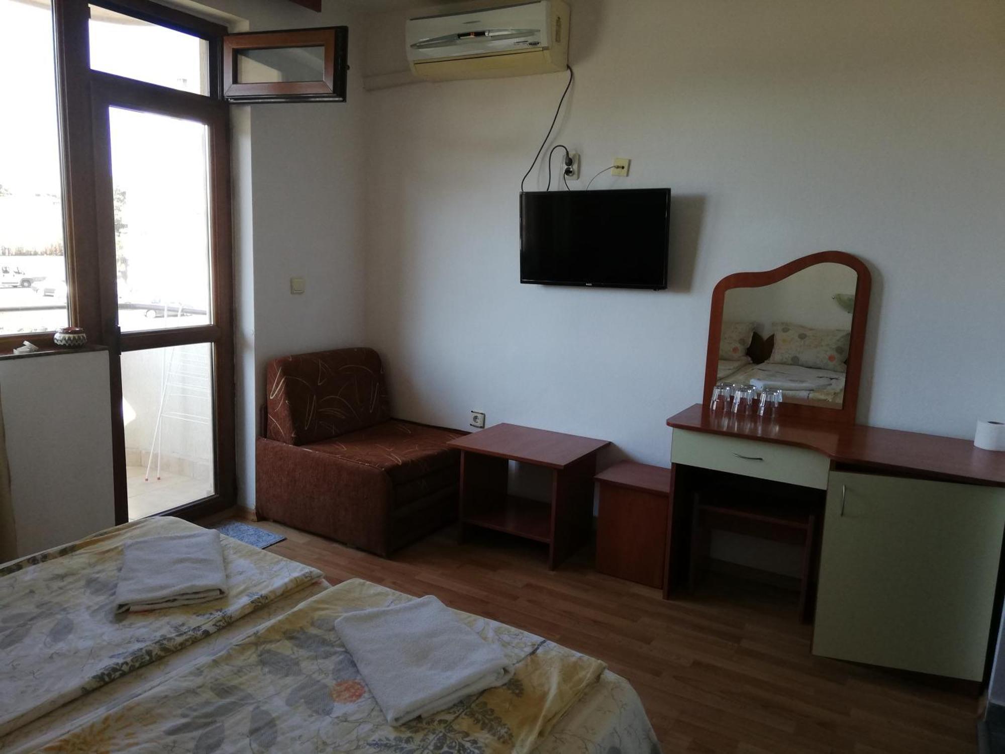 Hotel Strinava Приморско Экстерьер фото