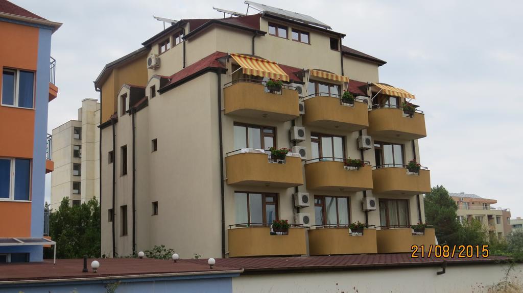 Hotel Strinava Приморско Экстерьер фото
