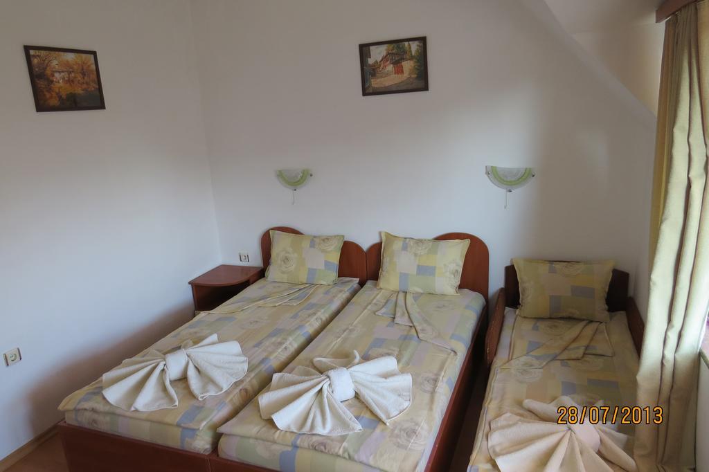 Hotel Strinava Приморско Экстерьер фото