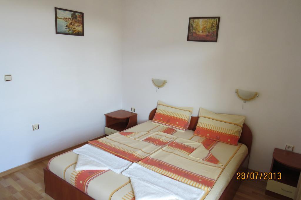 Hotel Strinava Приморско Экстерьер фото